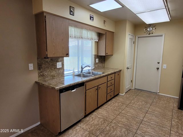 11005 W KELSO Drive, Sun City, AZ 85351