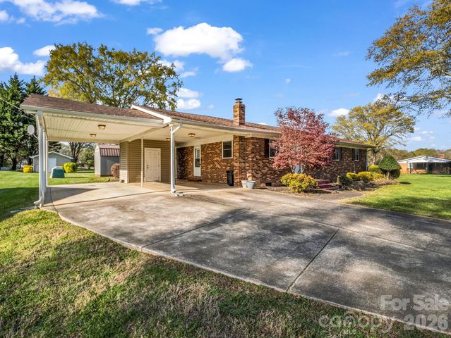 913 Webb Road, Ellenboro, NC 28040