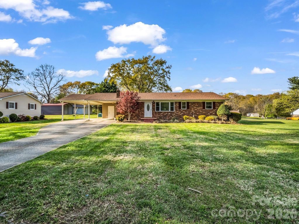 913 Webb Road, Ellenboro, NC 28040