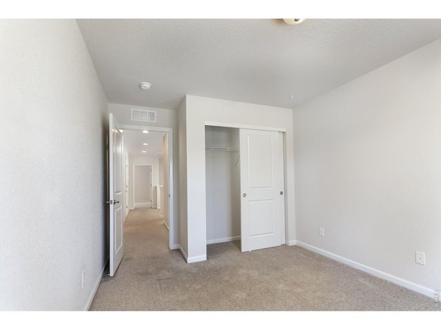 610 Stonebridge Dr, Longmont, CO 80503