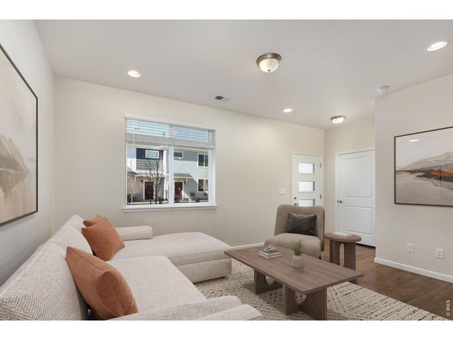 610 Stonebridge Dr, Longmont, CO 80503