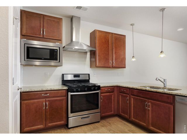 610 Stonebridge Dr, Longmont, CO 80503