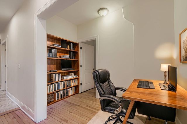 2700 N Artesian Avenue 1, Chicago, IL 60647