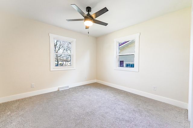 2129 N Kentwood Avenue, Springfield, MO 65803