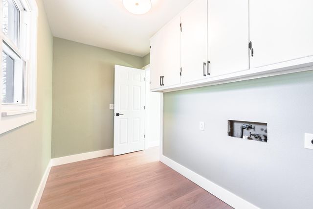 2129 N Kentwood Avenue, Springfield, MO 65803