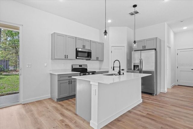 8681 N CIRCULAR WAY, Citrus Springs, FL 34434