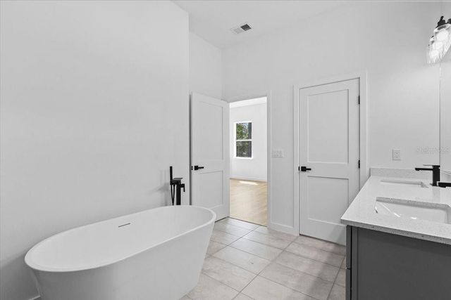 8681 N CIRCULAR WAY, Citrus Springs, FL 34434