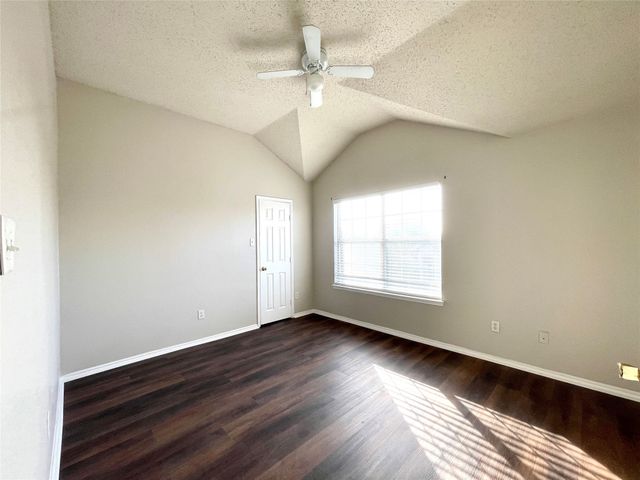 7728 Parkwood Plaza Drive, Fort Worth, TX 76137