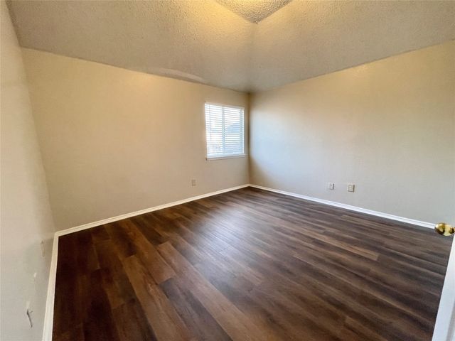 7728 Parkwood Plaza Drive, Fort Worth, TX 76137