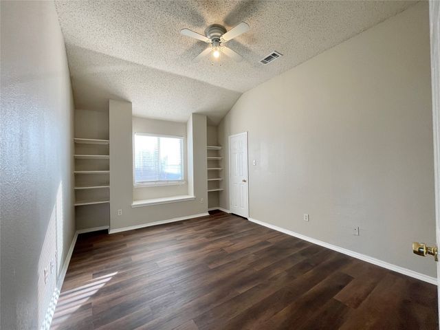 7728 Parkwood Plaza Drive, Fort Worth, TX 76137