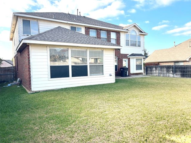 7728 Parkwood Plaza Drive, Fort Worth, TX 76137