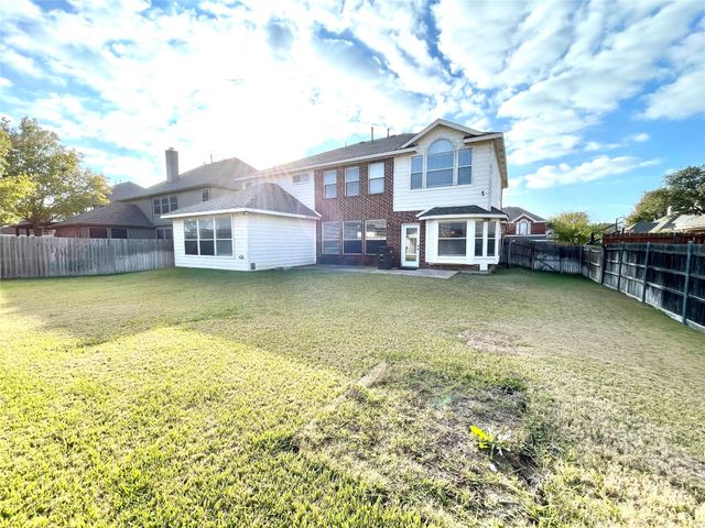 7728 Parkwood Plaza Drive, Fort Worth, TX 76137