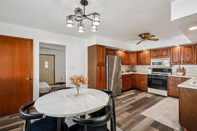 509 S F Street, Indianola, IA 50125