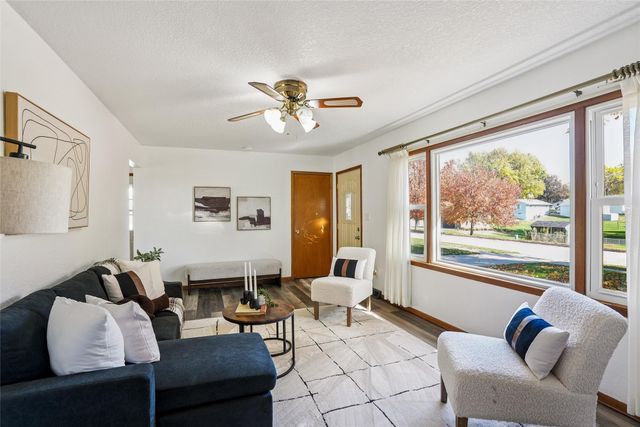 509 S F Street, Indianola, IA 50125