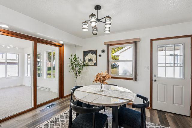 509 S F Street, Indianola, IA 50125