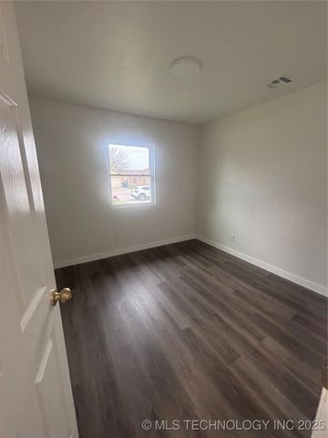 4811 S 89th East Place, Tulsa, OK 74145