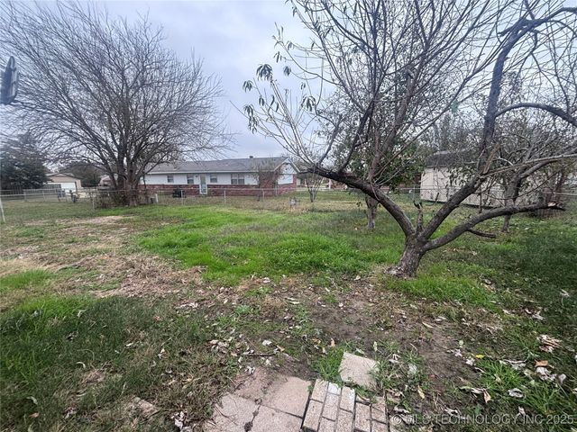 4811 S 89th East Place, Tulsa, OK 74145