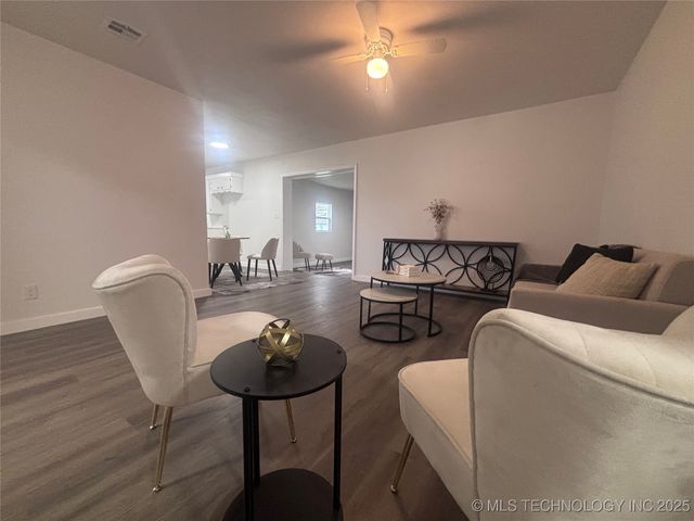 4811 S 89th East Place, Tulsa, OK 74145