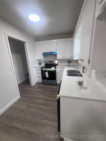 4811 S 89th East Place, Tulsa, OK 74145