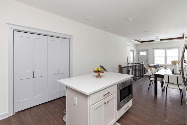 417 E Granger Avenue, Des Moines, IA 50315