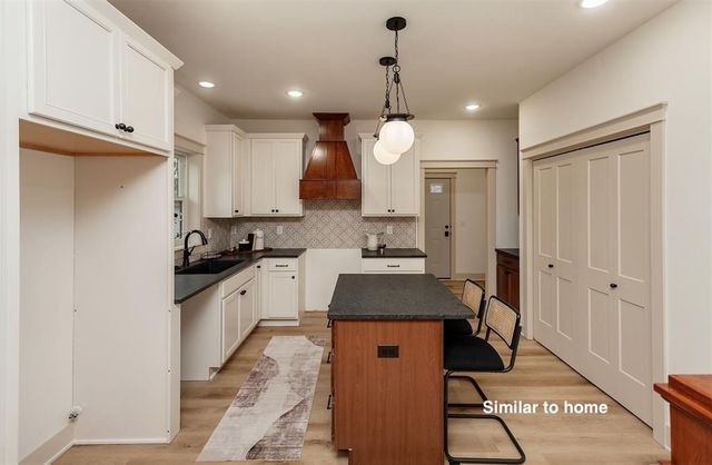 417 E Granger Avenue, Des Moines, IA 50315