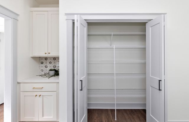 417 E Granger Avenue, Des Moines, IA 50315