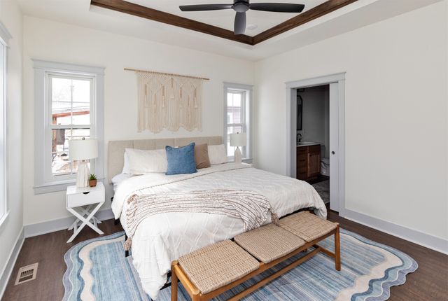 417 E Granger Avenue, Des Moines, IA 50315