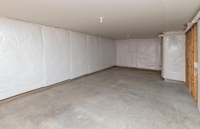 417 E Granger Avenue, Des Moines, IA 50315