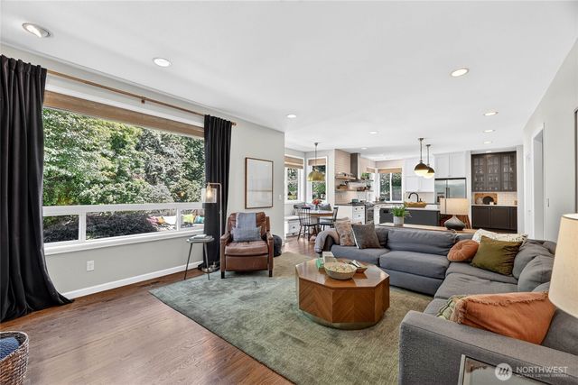 118 246th Way SE, Sammamish, WA 98074