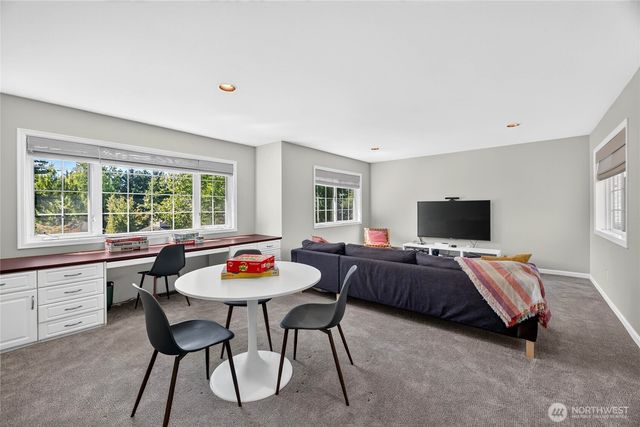 118 246th Way SE, Sammamish, WA 98074