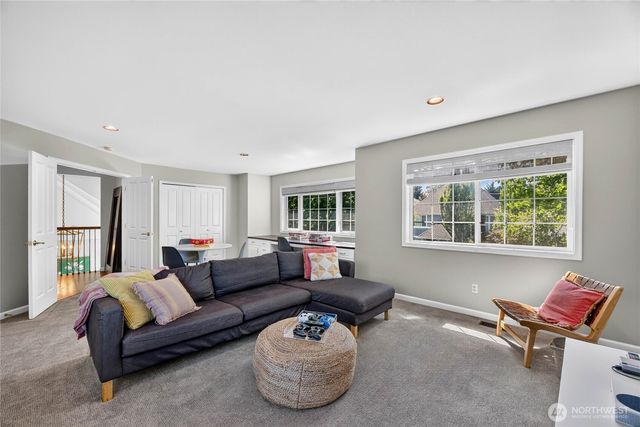 118 246th Way SE, Sammamish, WA 98074