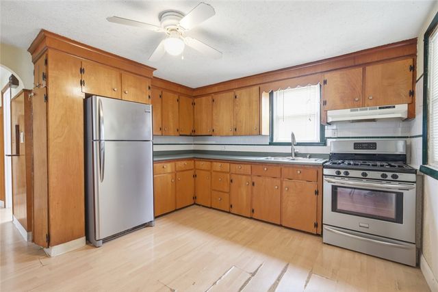 10 Jones Street, Pawtucket, RI 02861
