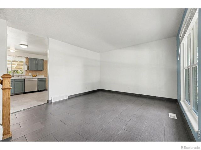 2401 Bowen Street, Longmont, CO 80501