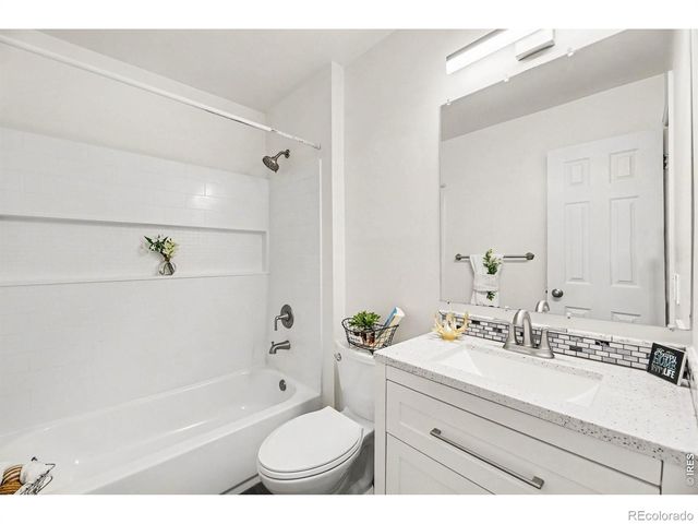2401 Bowen Street, Longmont, CO 80501