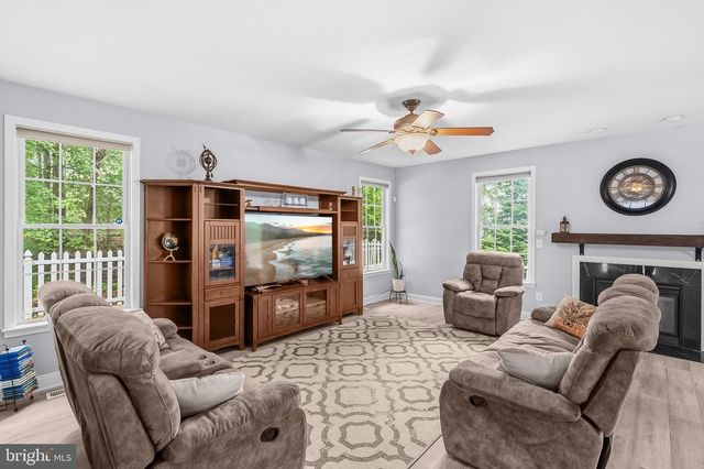1210 PEKIN RD, Pasadena, MD 21122