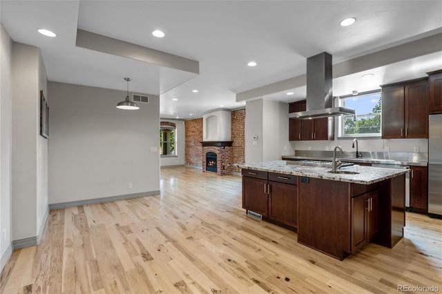 1275 S Clayton Street, Denver, CO 80210