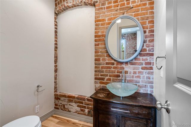 1275 S Clayton Street, Denver, CO 80210