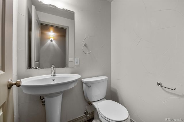 1275 S Clayton Street, Denver, CO 80210