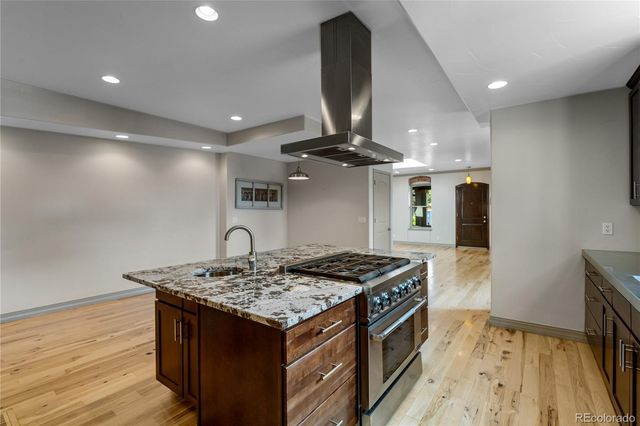 1275 S Clayton Street, Denver, CO 80210