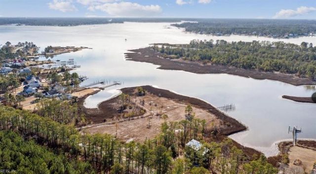 408 York Point RD, Seaford, VA 23696