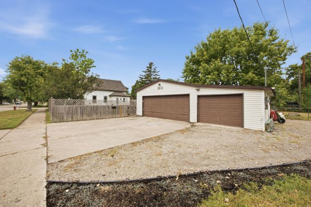 1502 2nd Avenue N, Moorhead, MN 56560
