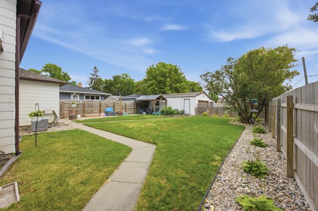 1502 2nd Avenue N, Moorhead, MN 56560