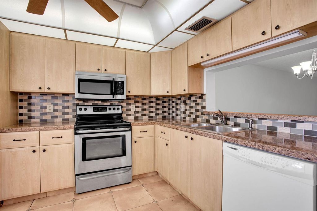 3301 Aruba Way K4, Coconut Creek, FL 33066