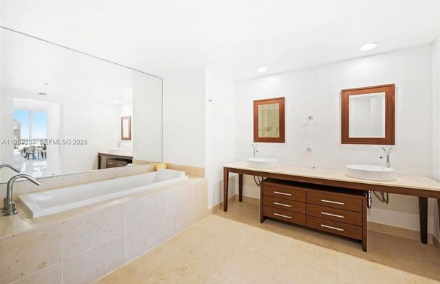 495 Brickell Ave 3301, Miami, FL 33131