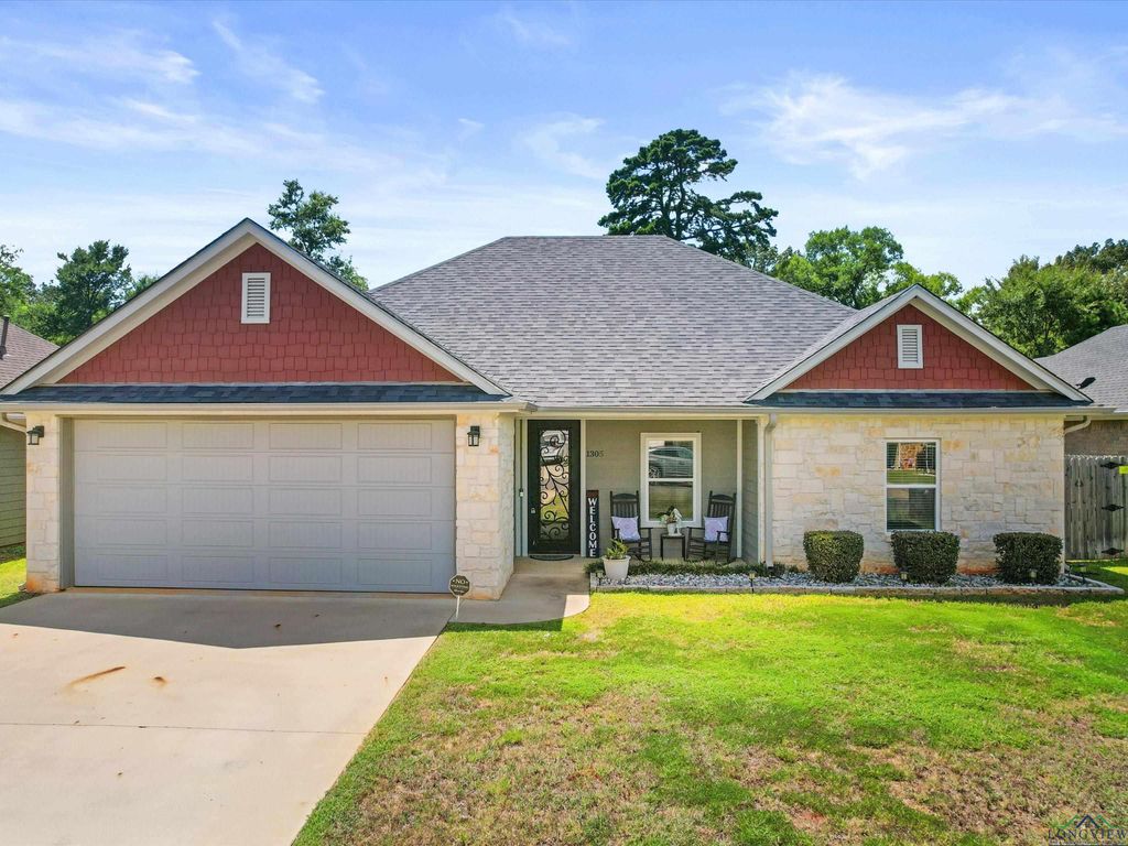 1305 Frankie Ln, Longview, TX 75604