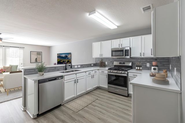 8006 Narrow Brook Way, Houston, TX 77016