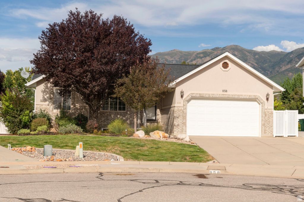 858 N CRIMSON LN, Kaysville, UT 84037 — exterior