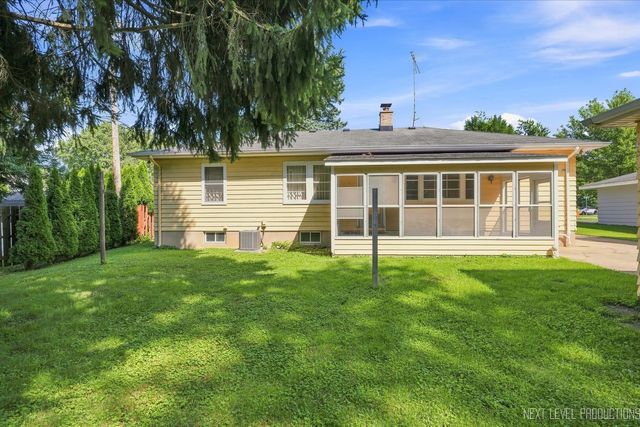 846 N Fifth Avenue, Geneva, IL 60134