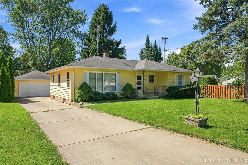 846 N Fifth Avenue, Geneva, IL 60134