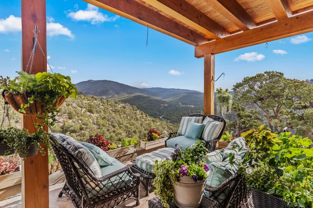 72 Happy Trails, Santa Fe, NM 87505